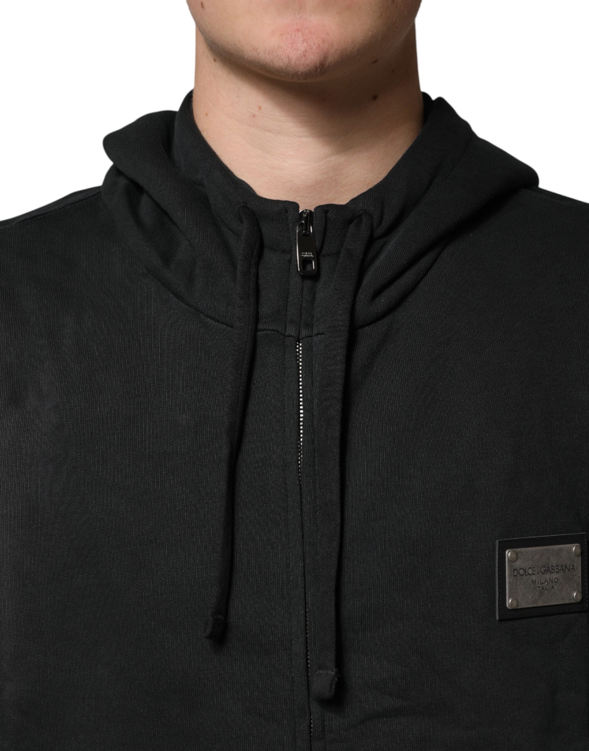 Sweat à capuche noir Dolce & Gabbana pour hommes avec fermeture éclair complète, look décontracté et style élégant.