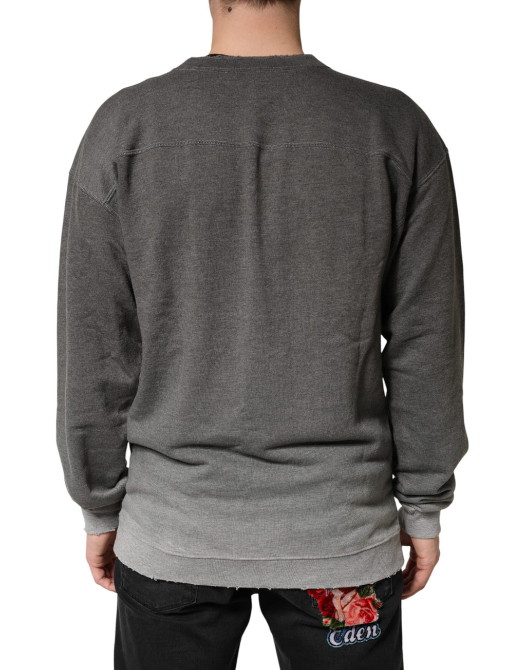 Sweatshirt homme Dolce & Gabbana en coton gris avec col rond, look décontracté, finition élégante, vue de face.
