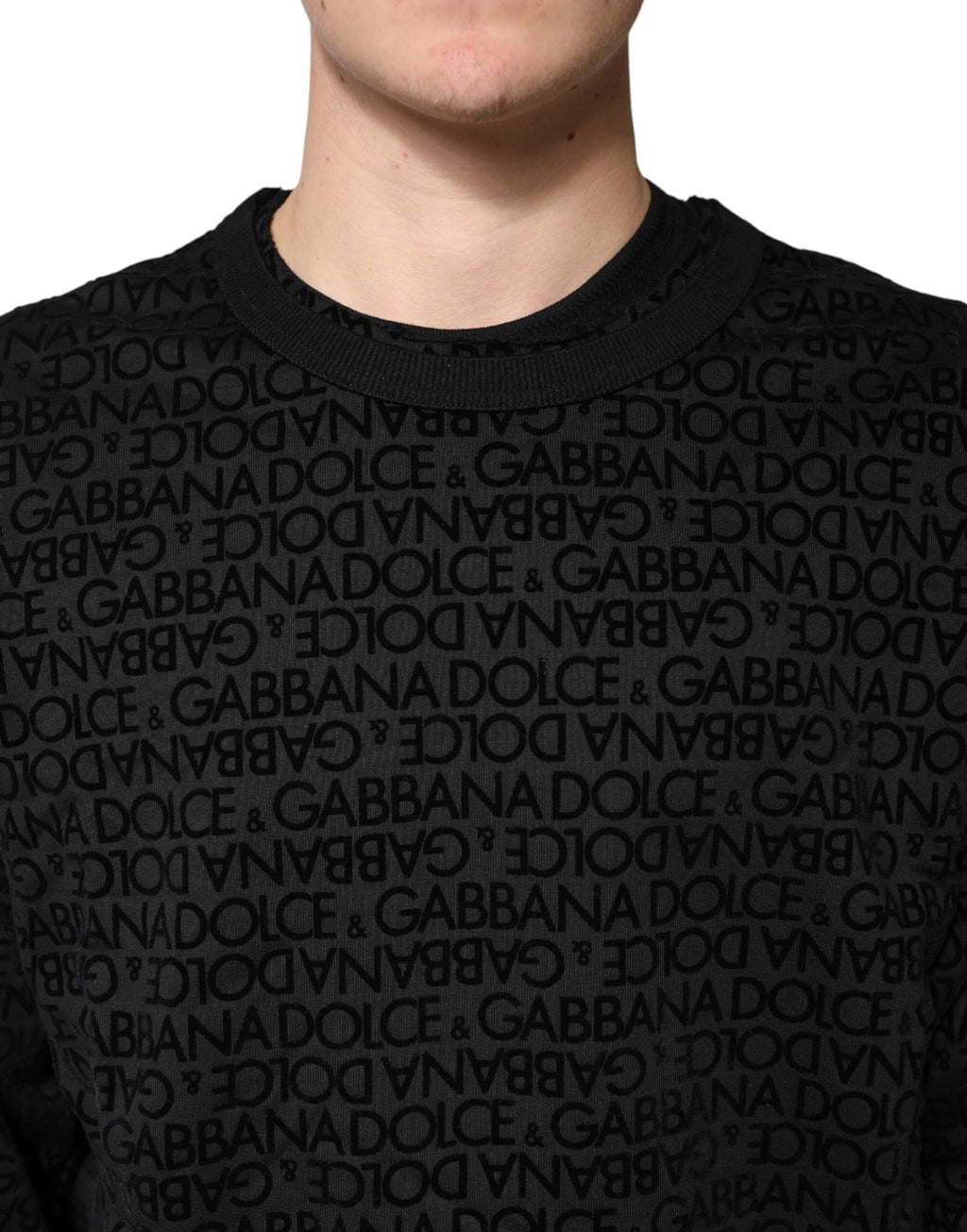 Sweat-shirt noir Dolce & Gabbana à monogramme, col rond, en coton, style décontracté et élégant.