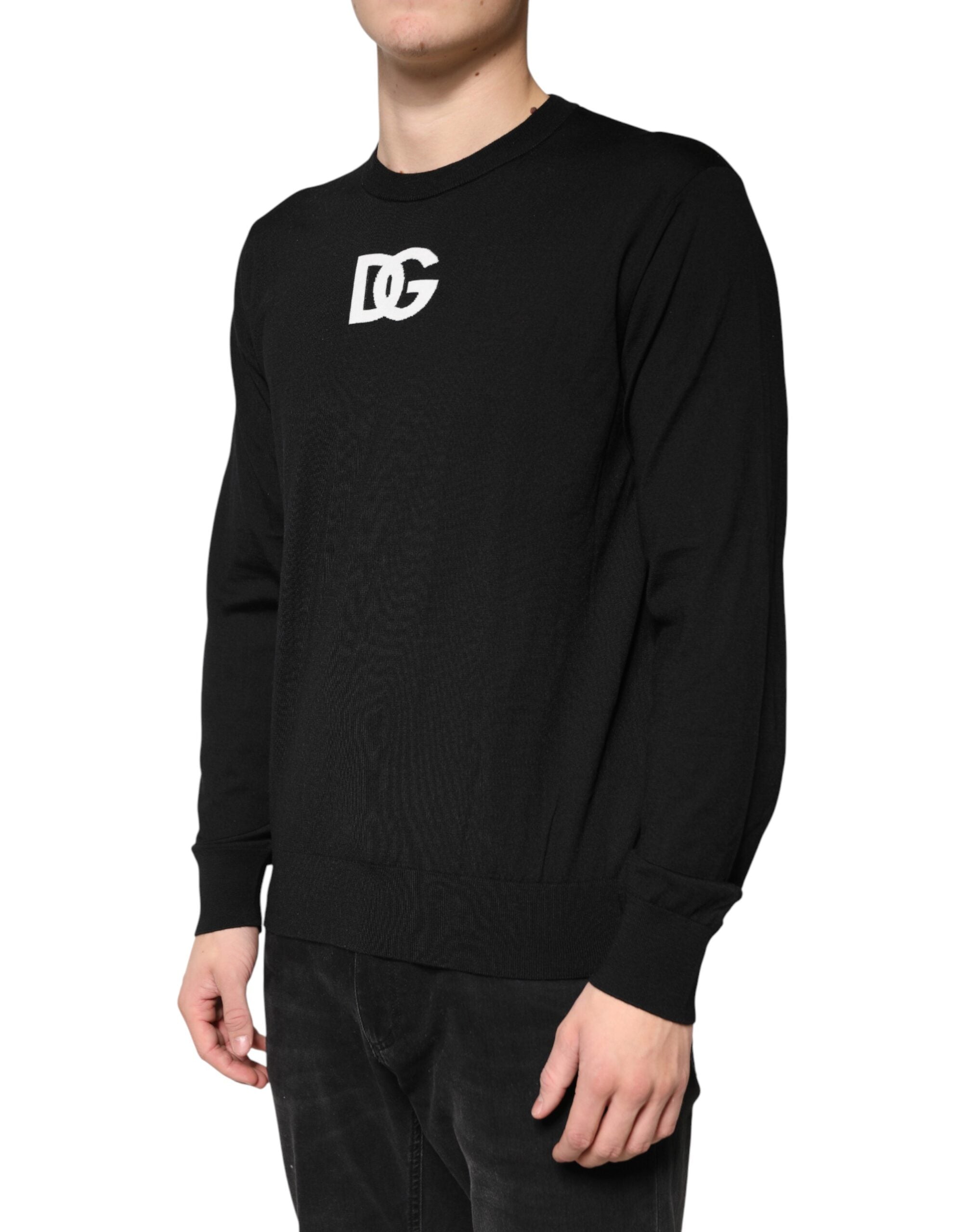 Pull-over homme en laine noire Dolce & Gabbana avec col rond, finition élégante, aperçu du vêtement porté.