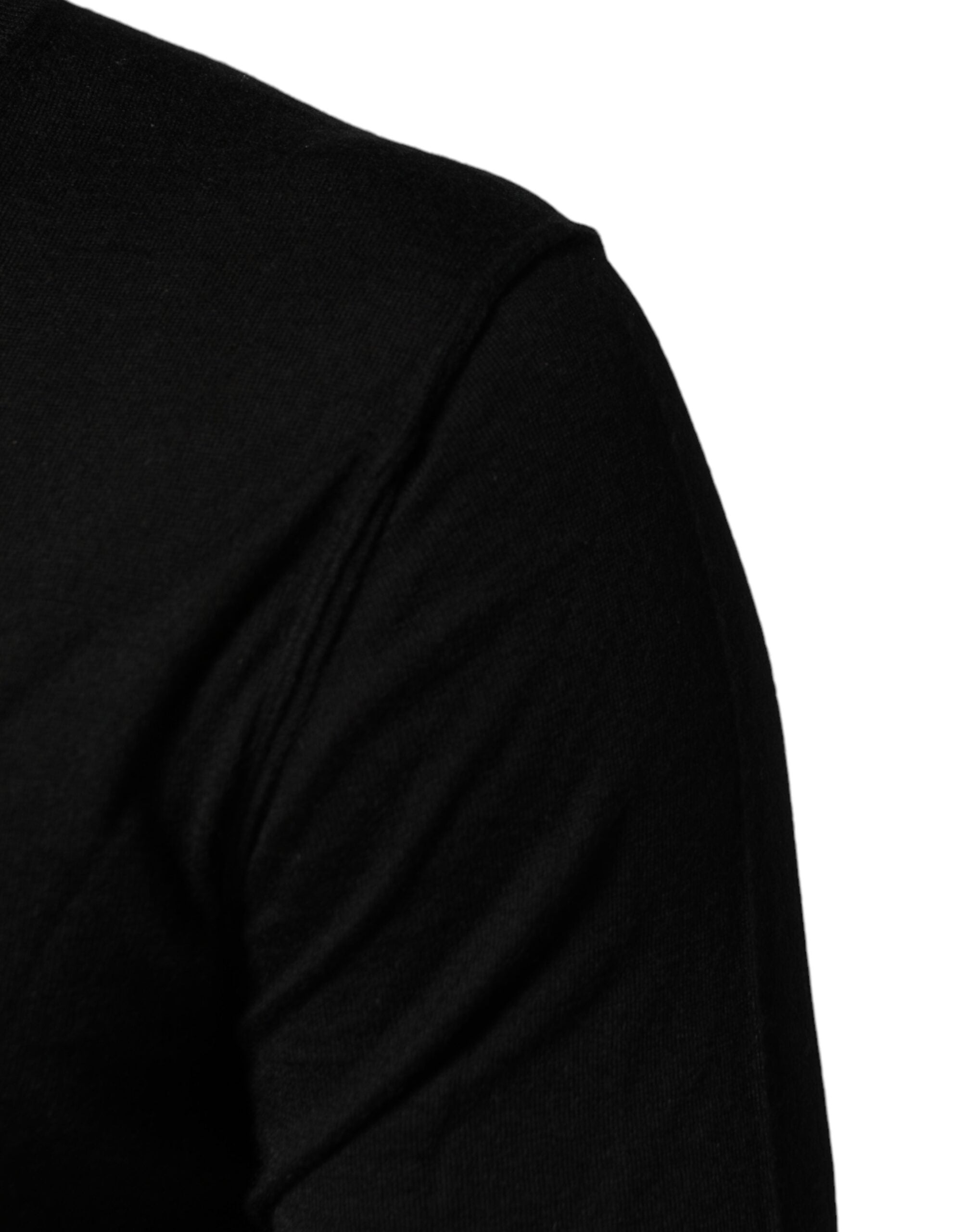Pull homme en cachemire noir Dolce & Gabbana avec encolure en V, douce et élégant, adapté pour un style sophistiqué.