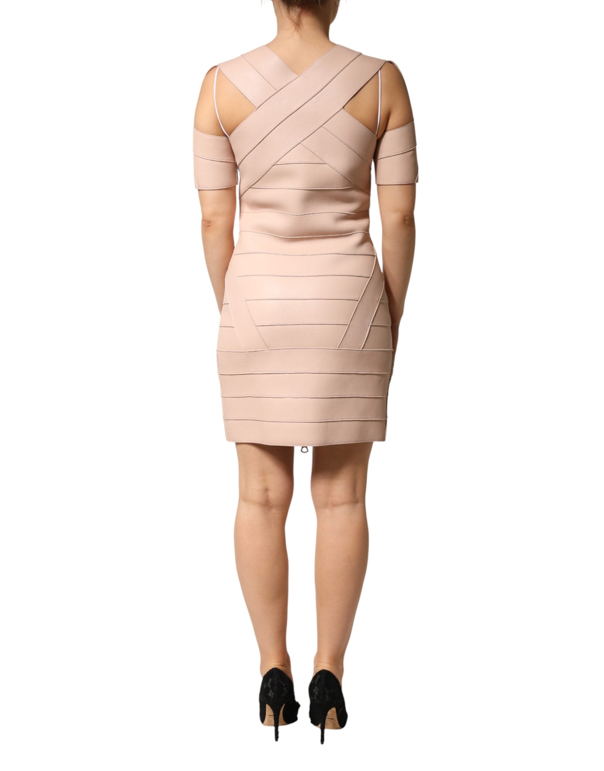 Robe courte en cuir beige Dsquared² à manches courtes, coupe ajustée, style élégant et moderne.