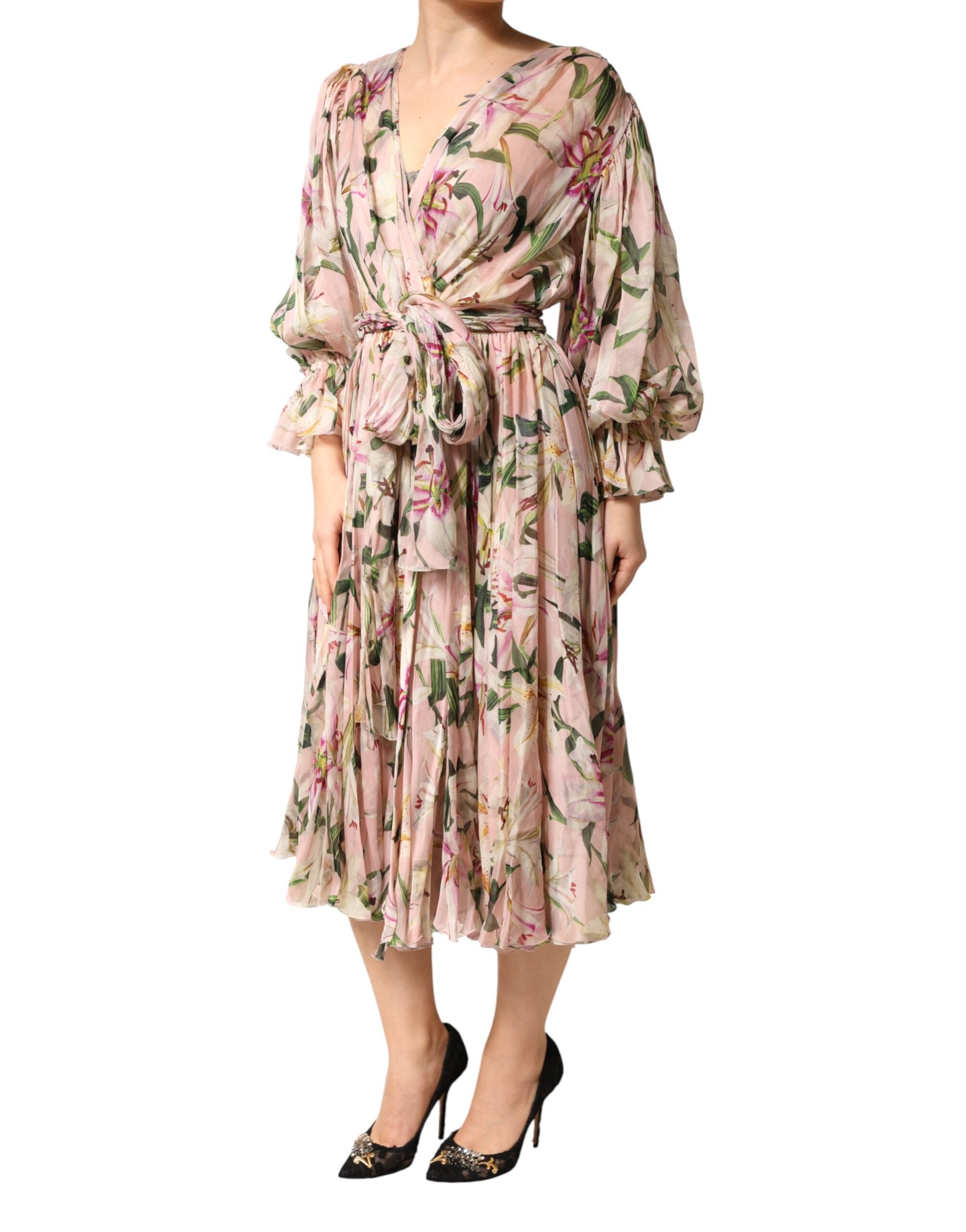 Robe longue plissée rose à imprimé lys de Dolce & Gabbana, robe maxi élégante avec coupe en ligne A.