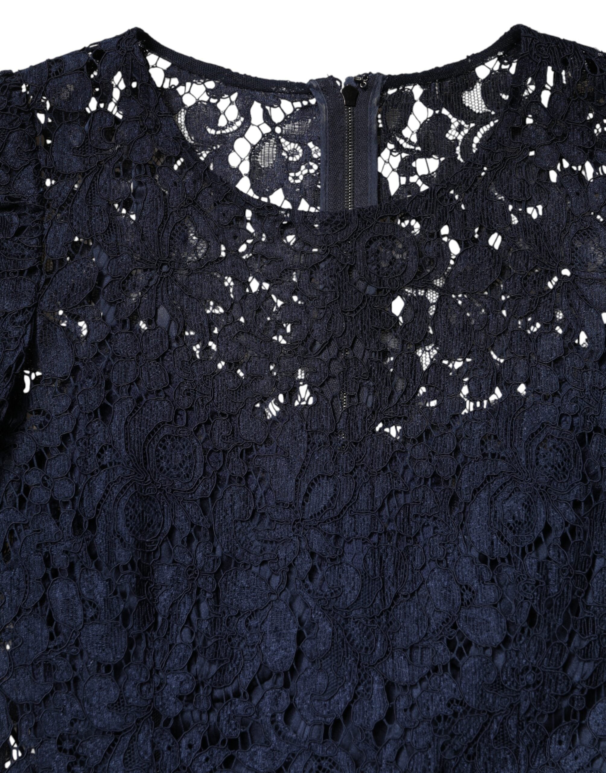 Robe courte Dolce & Gabbana en dentelle bleue avec volants et coupe évasée, longueur au genou, vue de face.