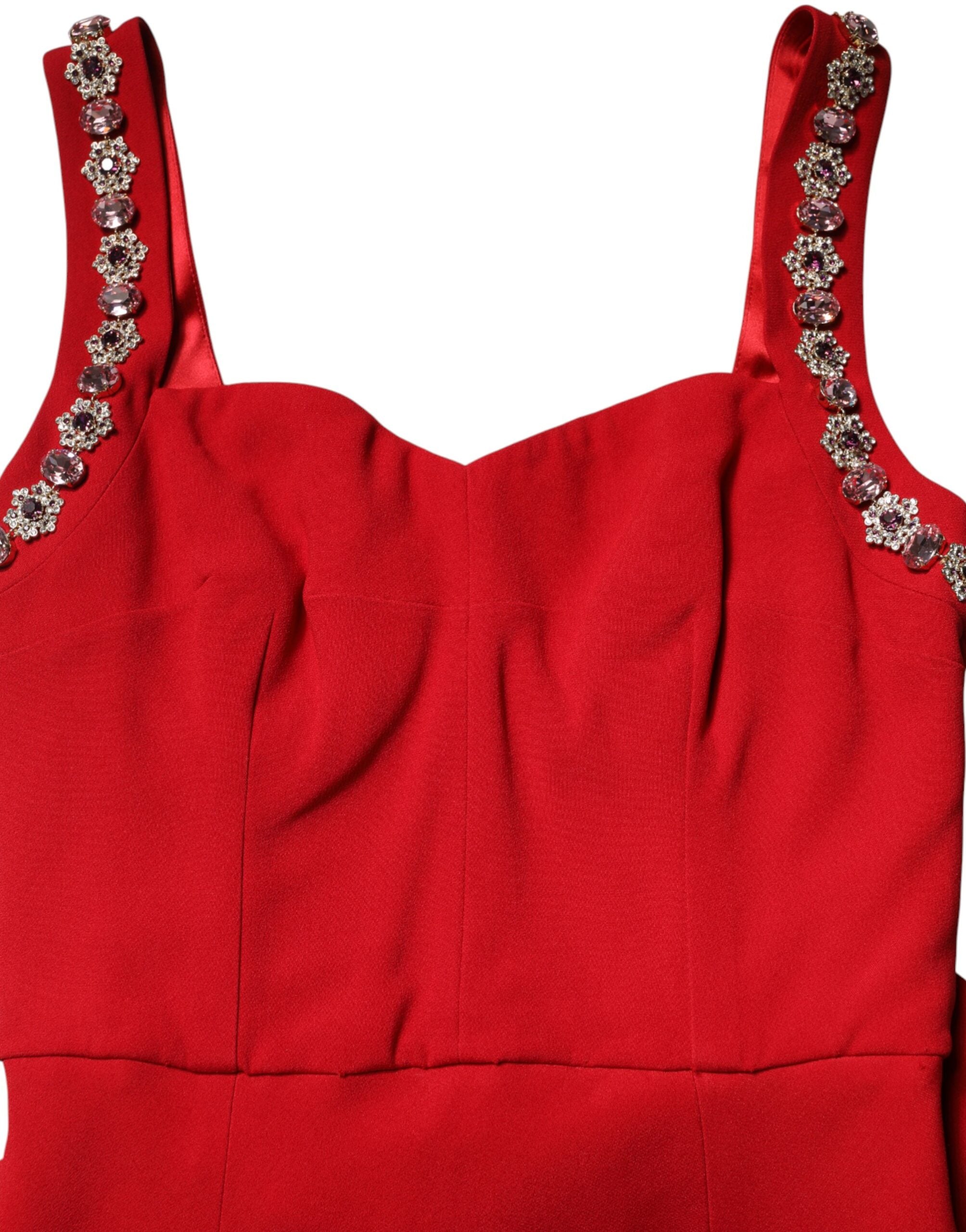 Robe longue Dolce & Gabbana rouge moulante avec embellissements, robe de soirée élégante et sophistiquée.
