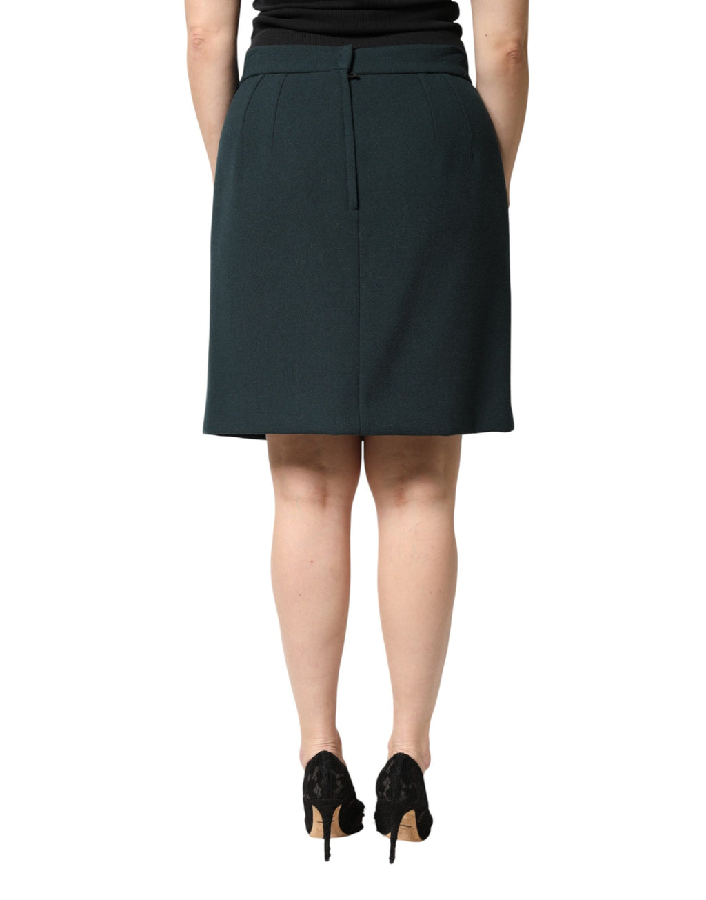 Jupe courte verte foncée Dolce & Gabbana, taille mi-haute, coupe pencil, mode élégante et moderne.