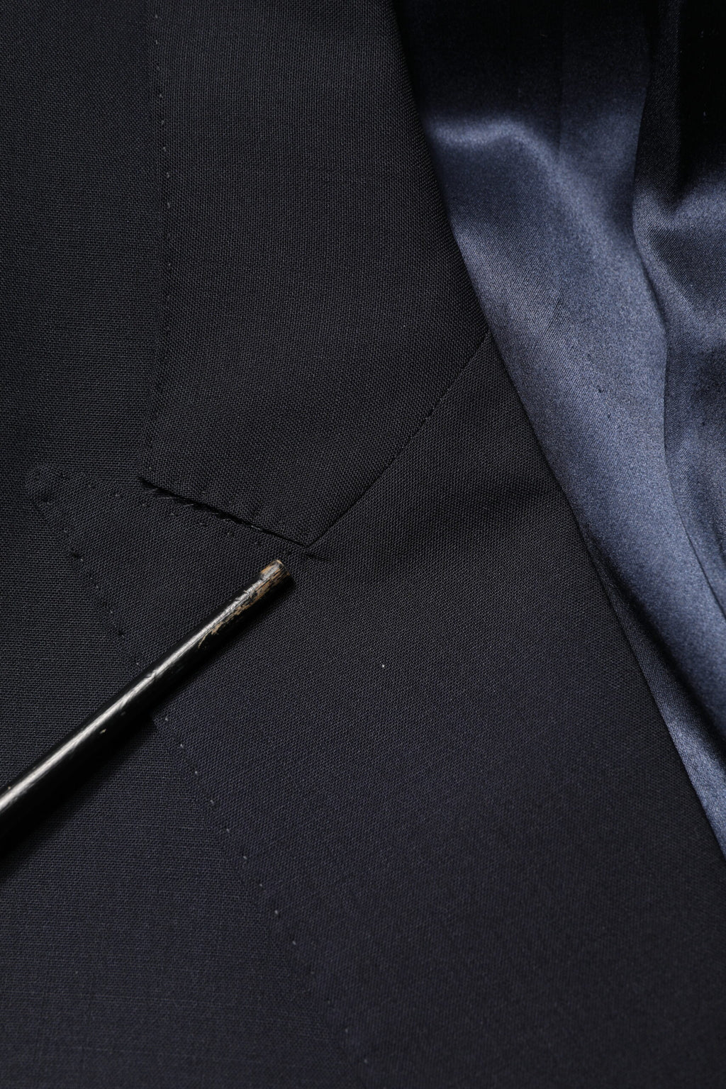 Costume double-breasted bleu Dolce & Gabbana MARTINI, costume deux pièces élégant pour homme, vue de face.