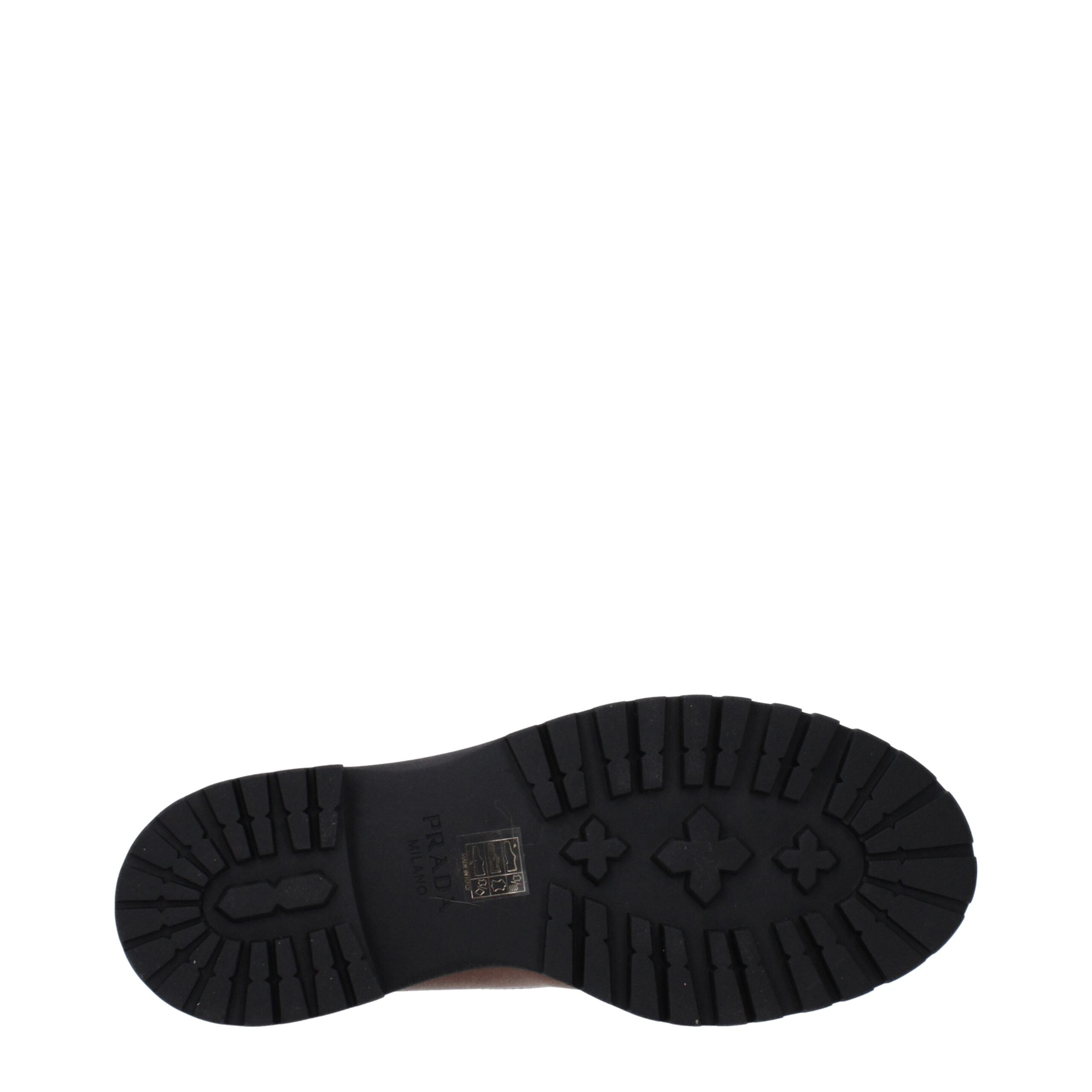 Bottines en cuir marron Prada pour femme, chaussures ankle hautes avec semelle élégante et finition soignée.
