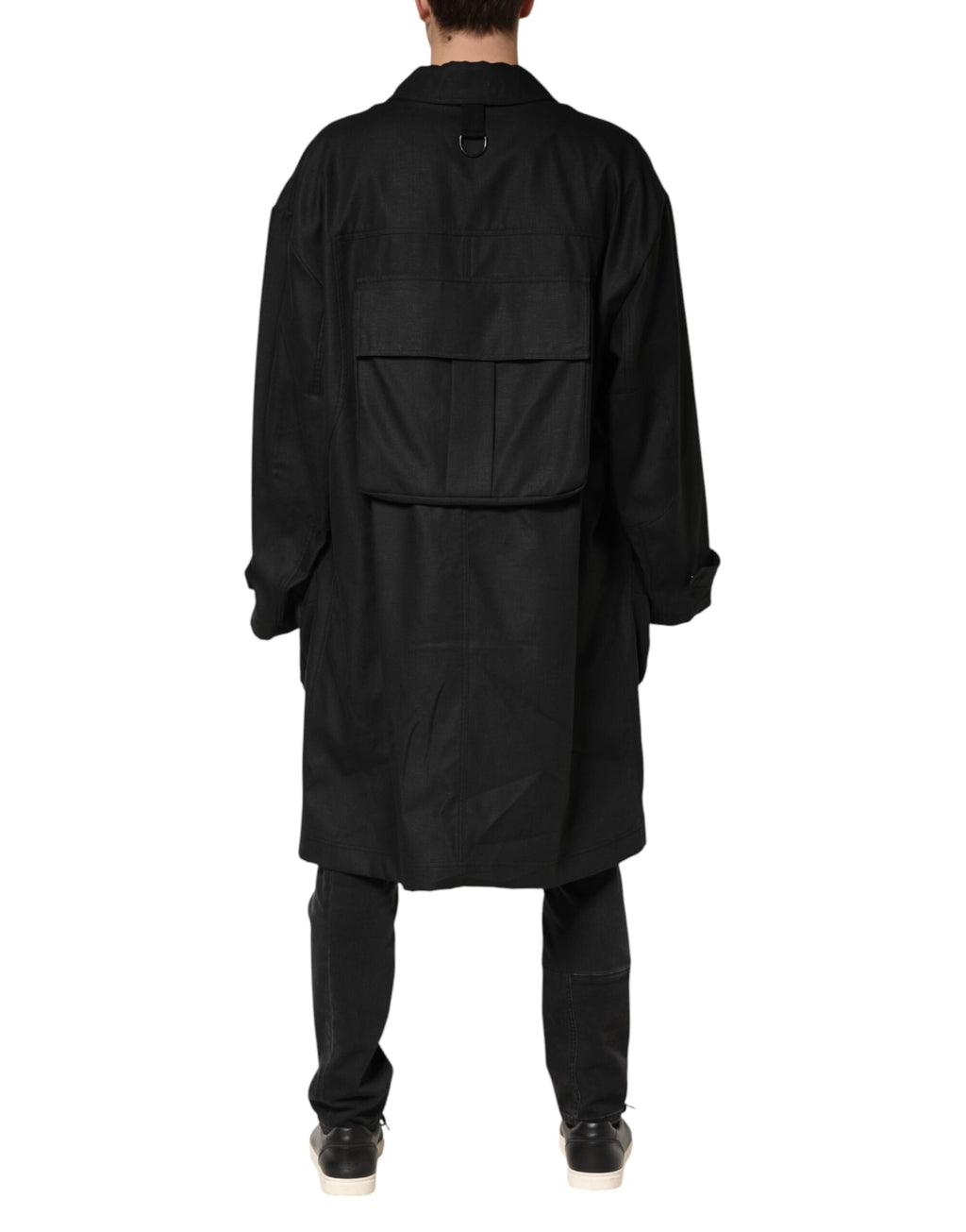Manteau trench noir Dolce & Gabbana avec poches, col à revers et coupe élégante, visible en gros plan.