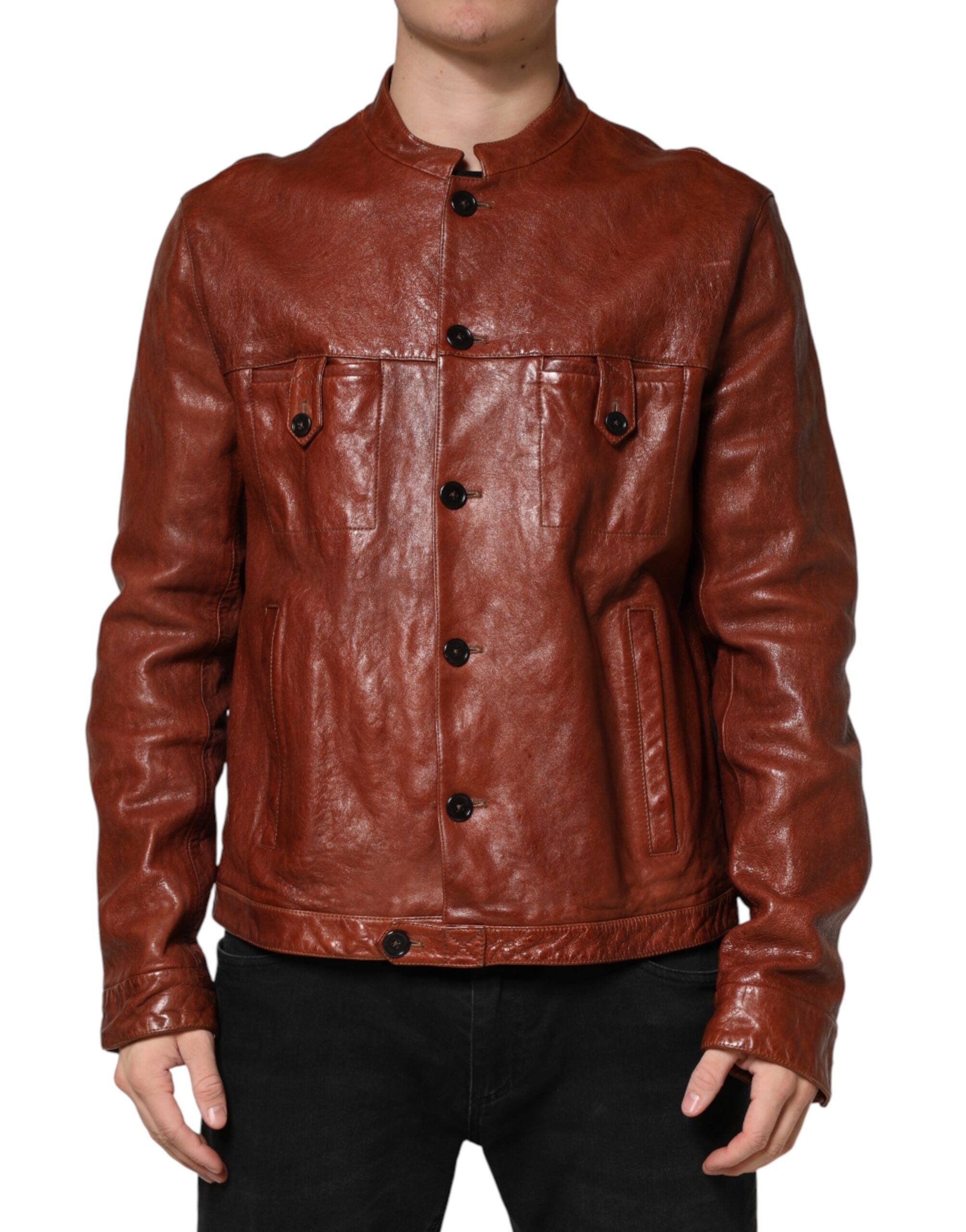 Veste en cuir marron pour homme de style biker avec boutons, de la marque Dolce & Gabbana, vue de face.