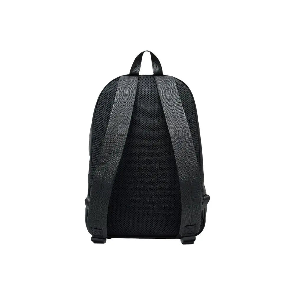Arrière du sac à dos noir armani exchange en polyamide avec panneau arrière en mesh texturé et bretelles rembourrées