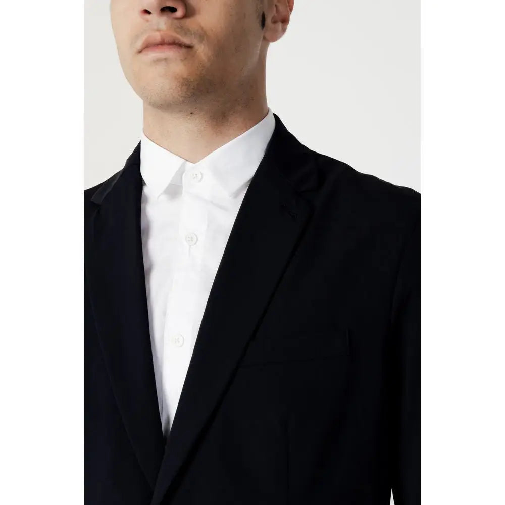 Blazer noir tailored armani exchange avec coupe moderne et texture subtile en coton bleu