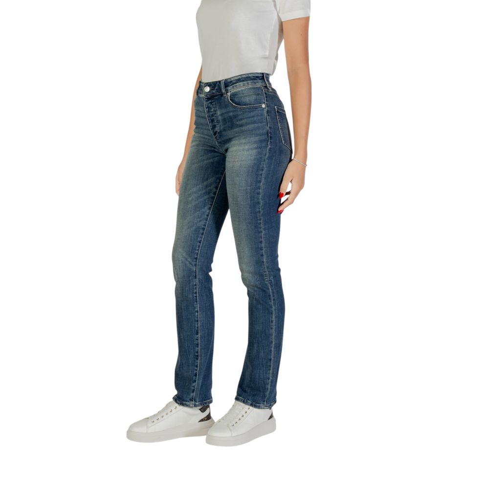 Jeans skinny en coton bleu Armani Exchange, coupe ajustée et moderne, visibles sur cette image.