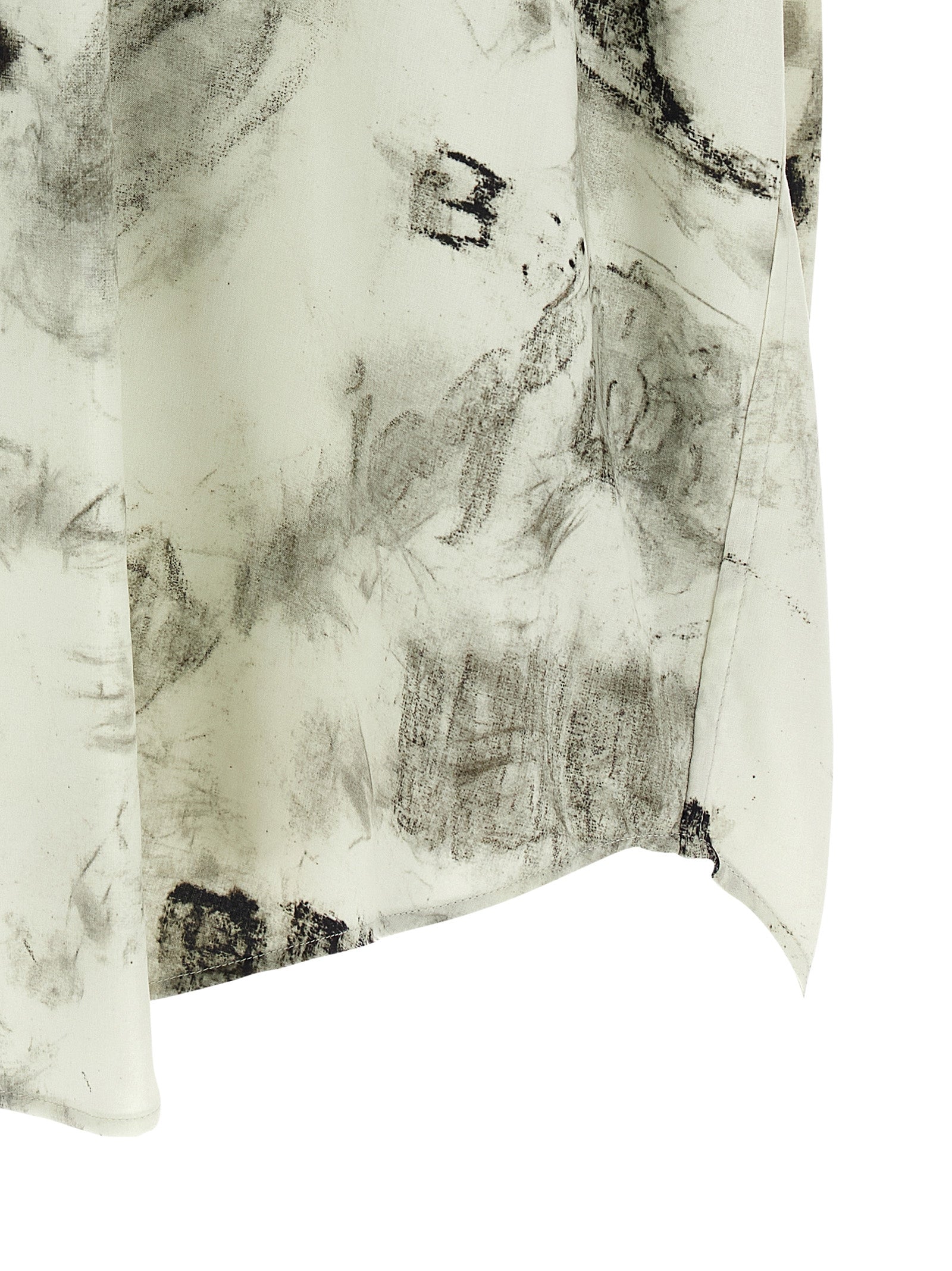 Chemisier gris en viscose de Balenciaga, coupe élégante avec col et manches longues, visible en gros plan.