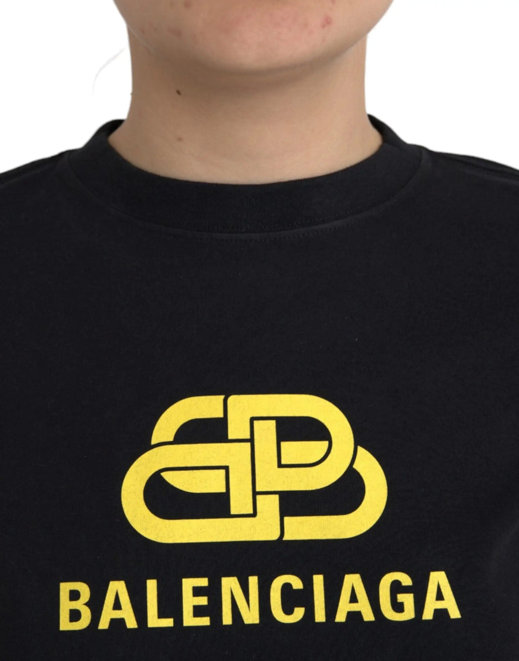 Sweatshirt balenciaga noir en coton avec logo jaune entrelacé et nom de la marque manches courtes col rond