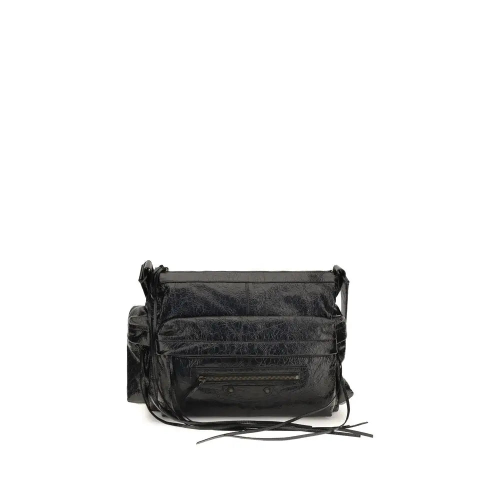 Balenciaga black lamb ovis aries shoulder bag en cuir verni noir avec bords effilochés et poche avant zippée
