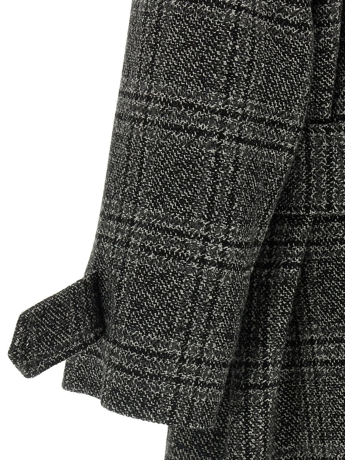 Manche de manteau en laine balenciaga noir avec motif à carreaux gris foncé et noir et texture chevron subtile