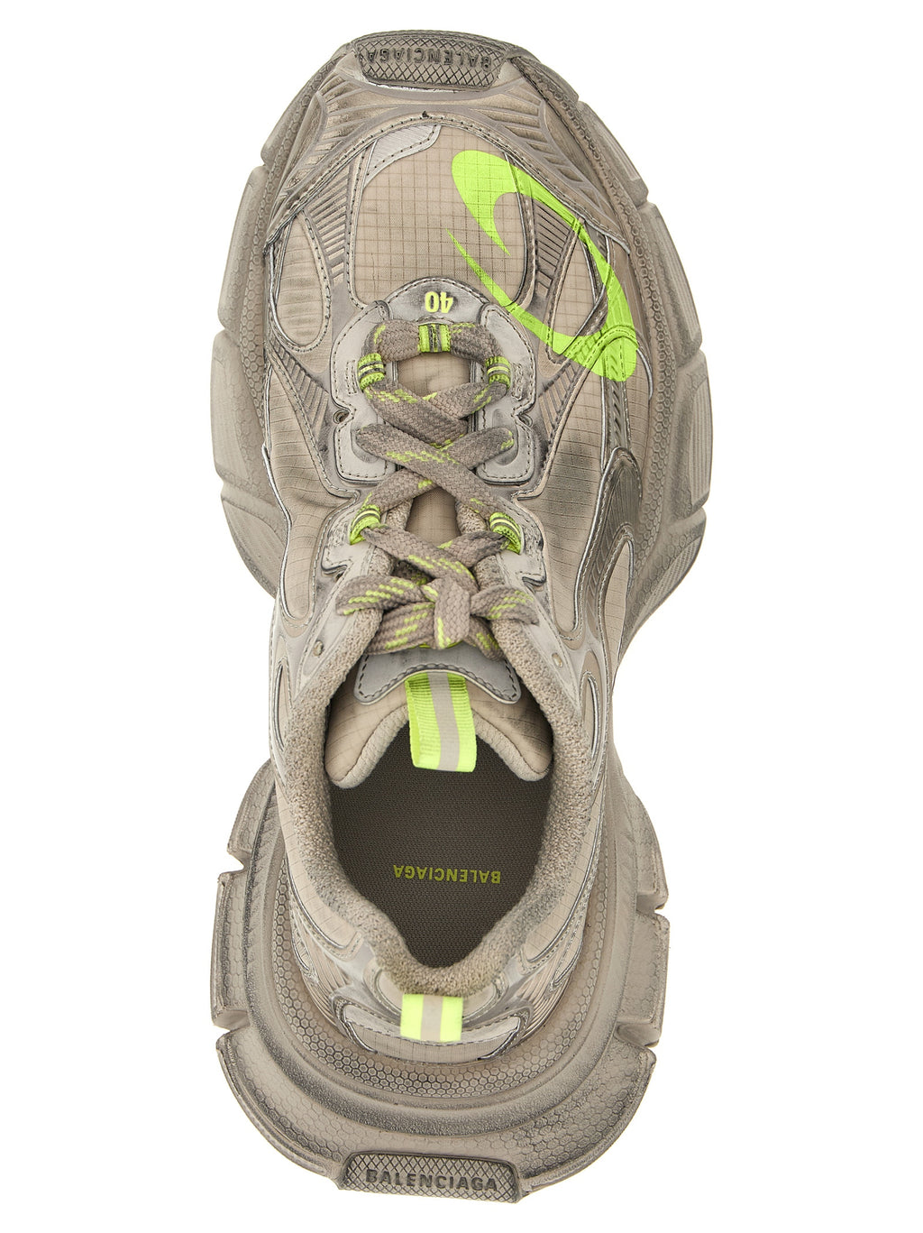 Chaussures de sport gris Balenciaga en polyéthylène avec semelle épaisse et design moderne, vues de face.
