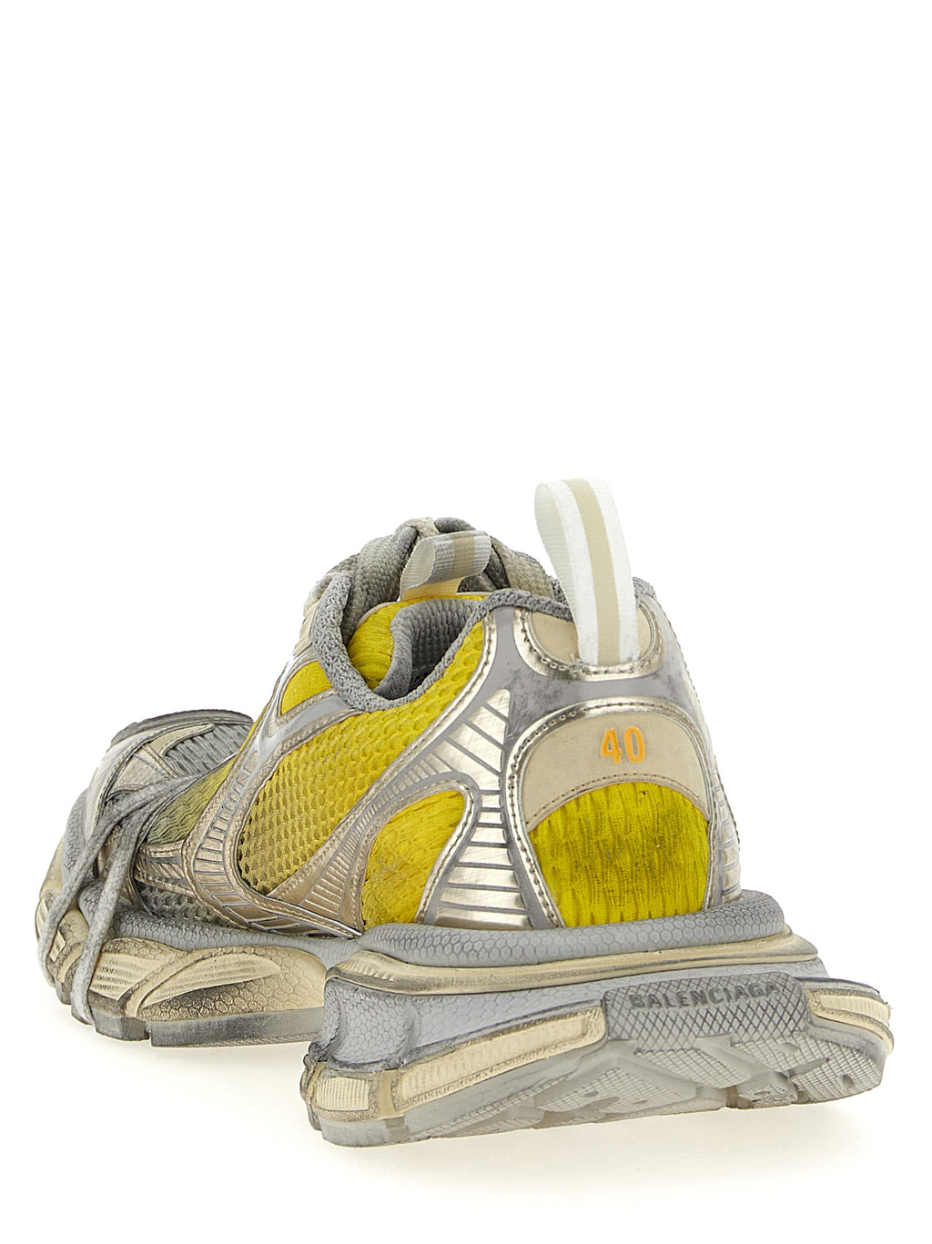 Chaussures de sport balenciaga bicolor en polyethylene avec semelles épaisses et design moderne, vue de côté.