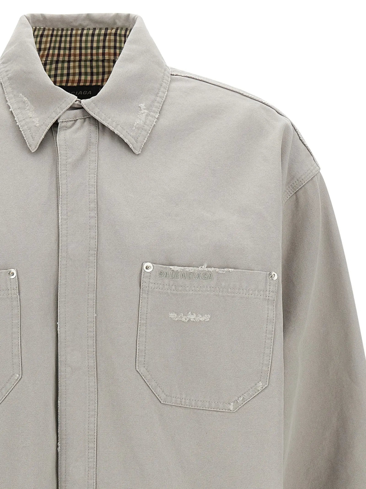 Chemise balenciaga en coton gris clair avec col intérieur à carreaux et broderie sur la poche poitrine