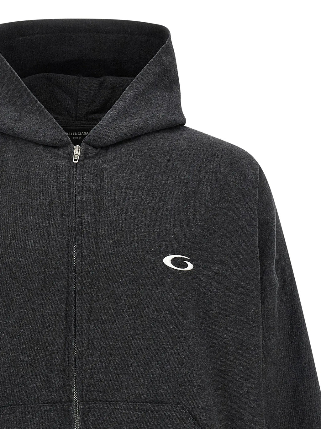 Sweatshirt en coton gris balenciaga avec logo blanc brodé sur le devant sur un hoodie noir balenciaga