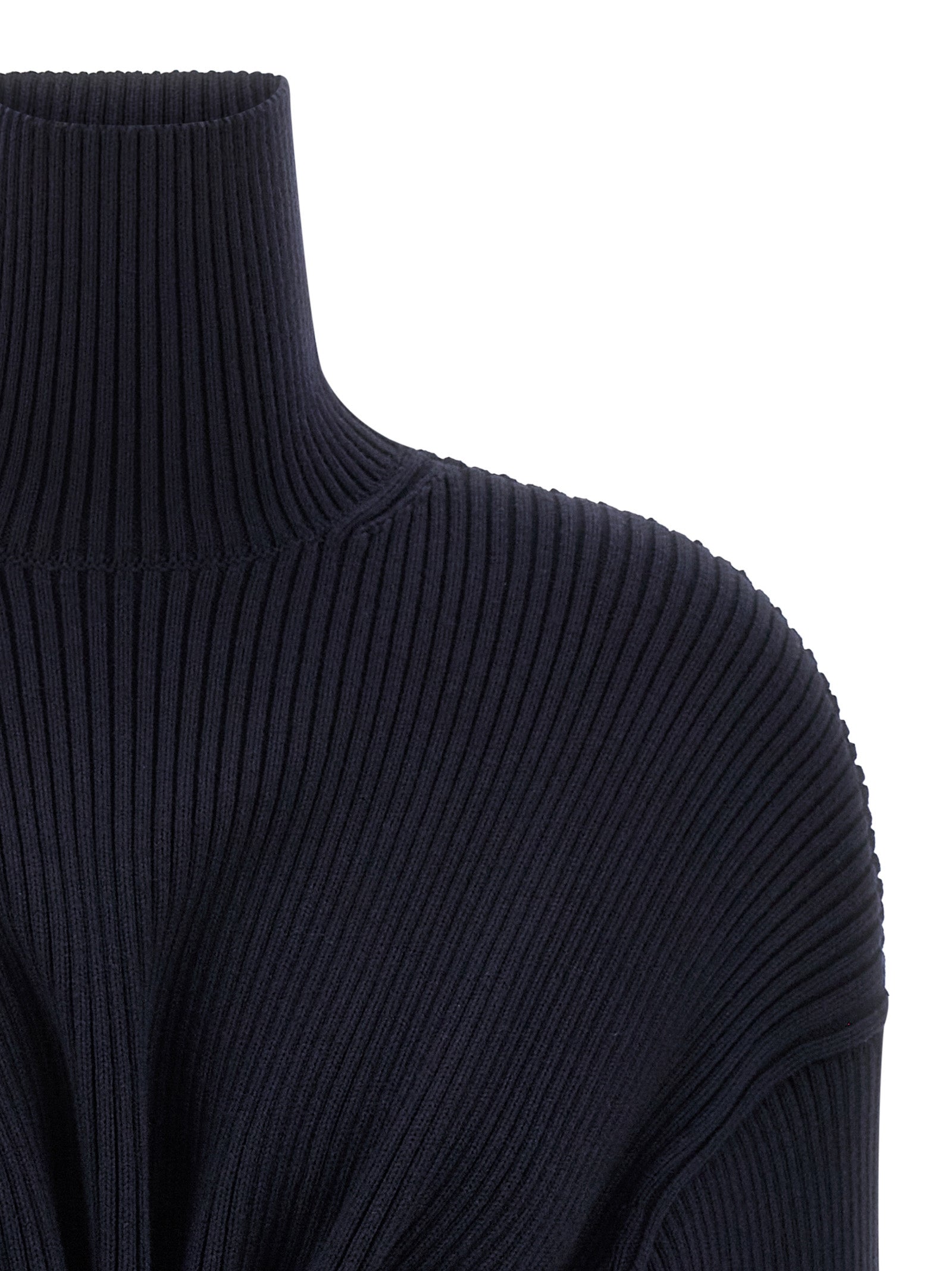 Robe courte en laine bleue de Balenciaga, vue de face, avec détails de coupe élégante et tissu texturé.