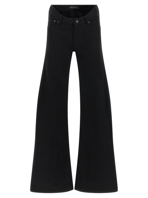 Jeans évasés en coton noir de Balenciaga, style décontracté avec coupe fluide et détails modernes.