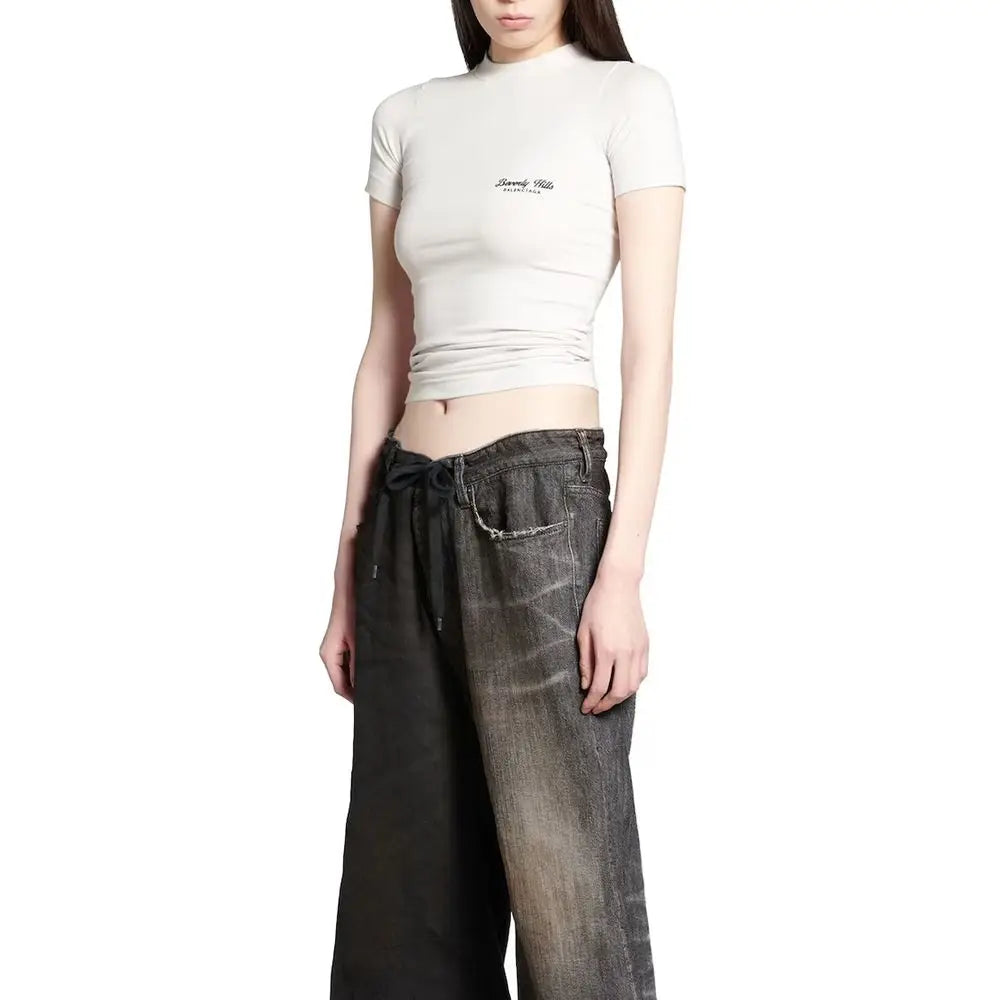 T-shirt balenciaga blanc en coton avec coupe courte, manches courtes, col montant et broderie noire subtile sur la poitrine
