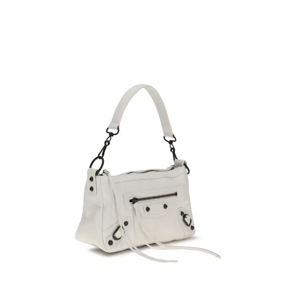 Sac bandoulière balenciaga white lamb ovis aries en cuir blanc avec hardware métal noir et chaîne portée épaule