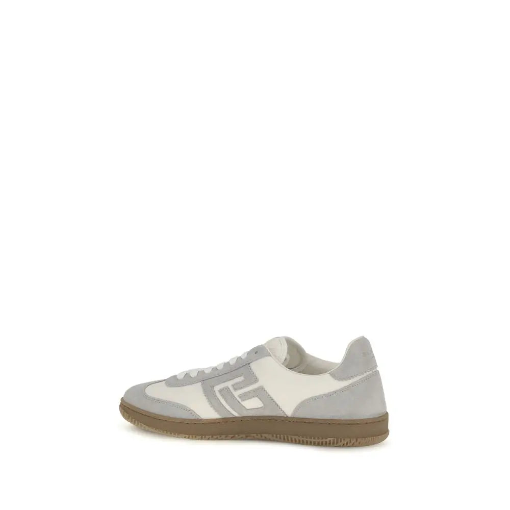 Baskets athlétiques balmain en cuir de veau blanc avec logo géométrique minimaliste en suède gris clair et blanc