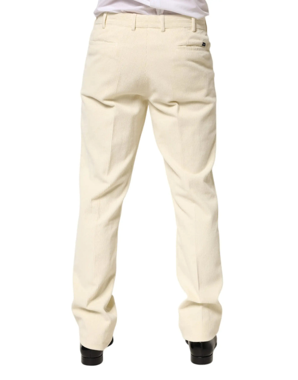 Pantalon homme burberry beige en velours côtelé coton avec texture côtelée verticale et coupe droite classique