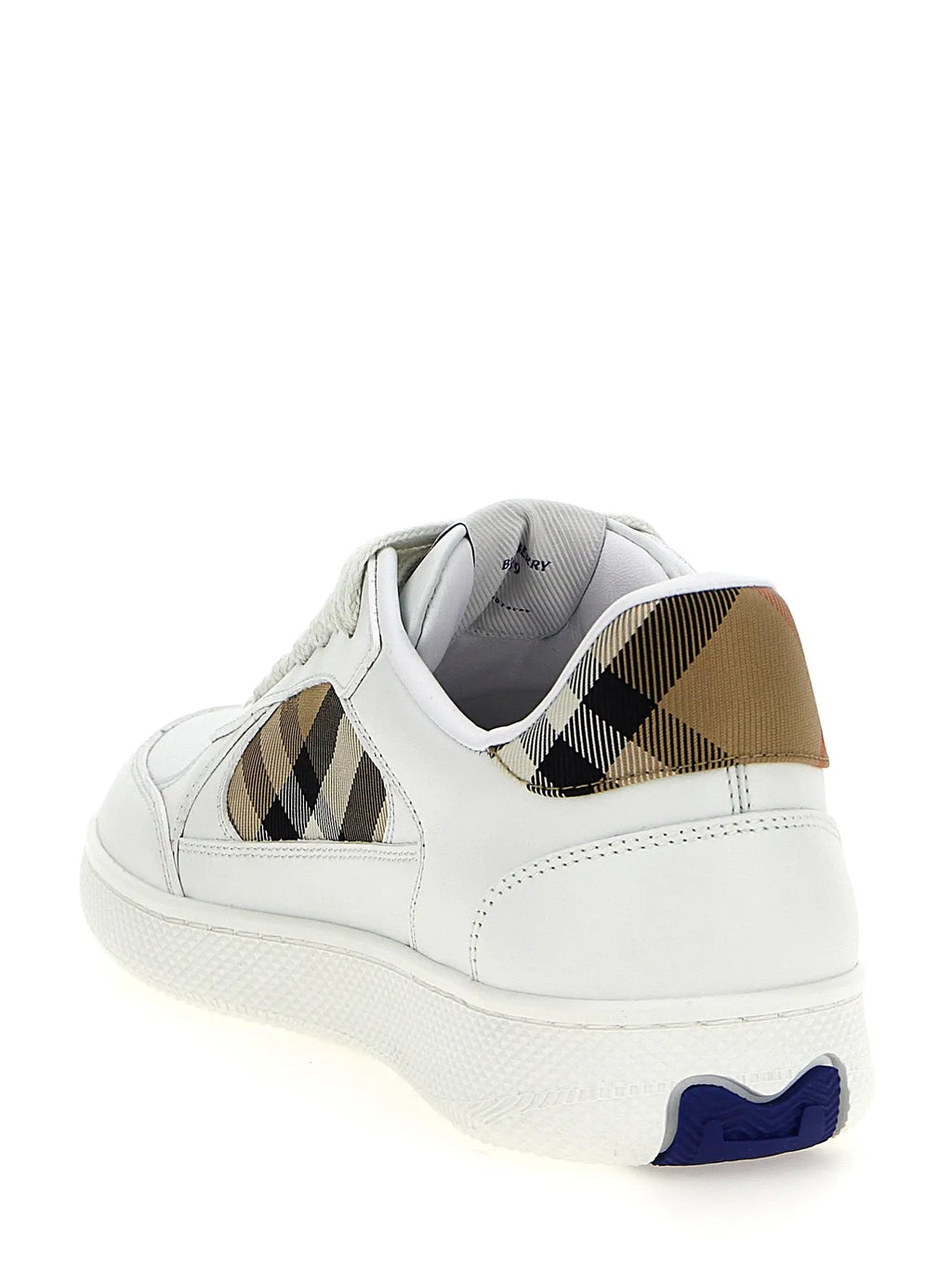 Baskets basses burberry en cuir beige avec détails à carreaux beige noir et marron et talon bleu marine en caoutchouc