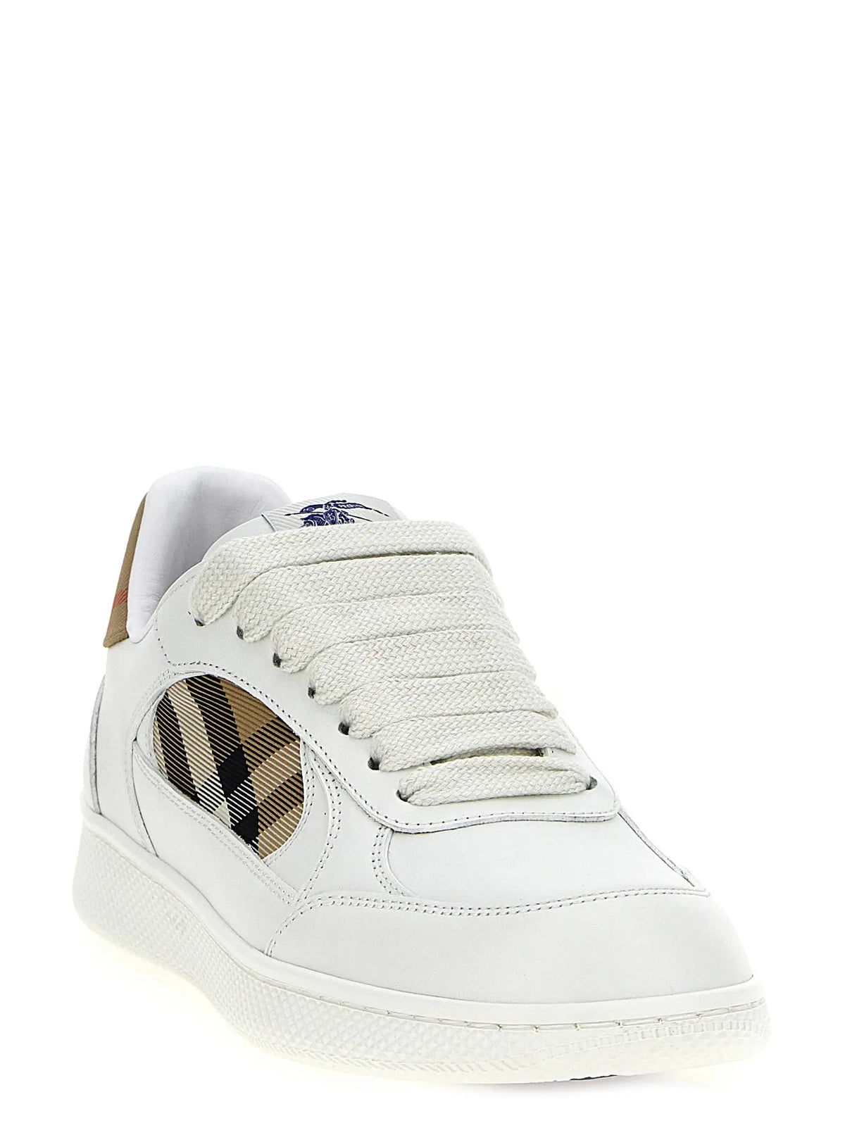 Baskets basses burberry beige en cuir blanc avec motif à carreaux distinctif et détails tan et marine sur le côté