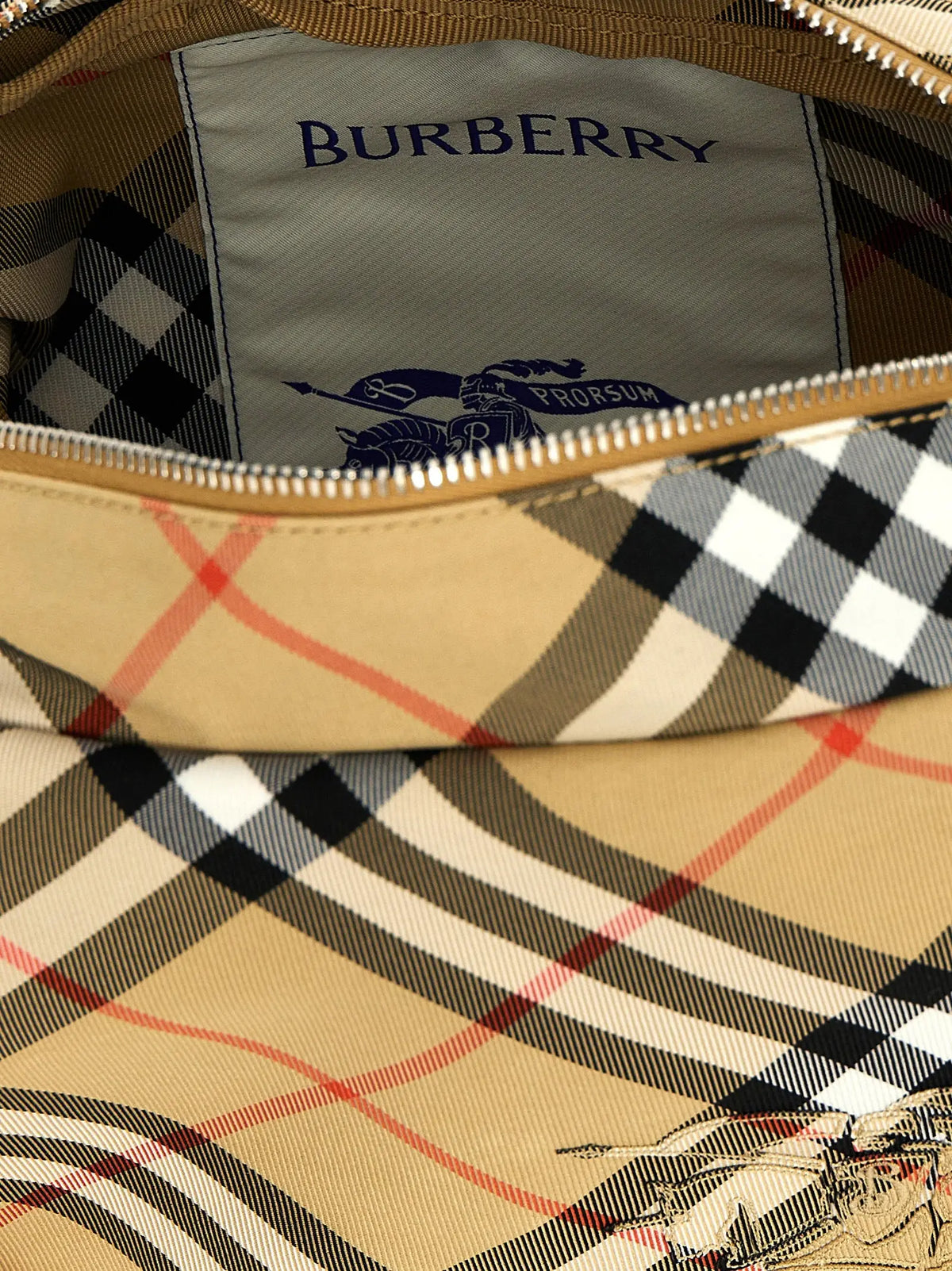Intérieur de sac besace burberry beige en polyester avec motif écossais beige noir blanc rouge et étiquette de marque