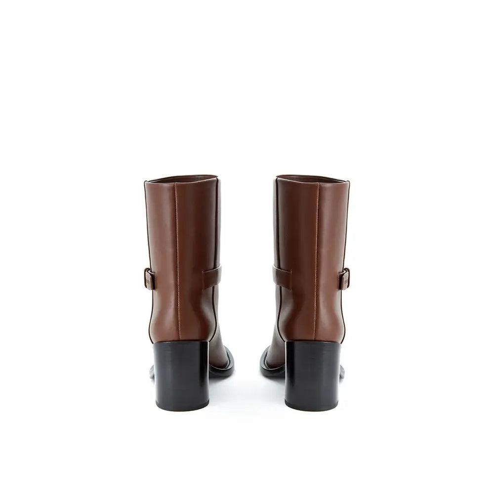 Burberry bottines en cuir marron vue de dos avec talons blocs noirs et détail boucle au dos