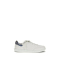 Chaussures basses en cuir de veau blanc Burberry Bos Taurus, sneakers décontractés avec design élégant et logo Burberry visible.