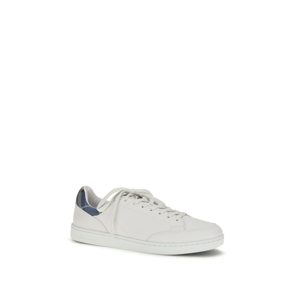 Chaussures basses Burberry Bos Taurus en cuir blanc pour hommes, avec semelle en caoutchouc et design élégant.