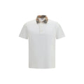Polo blanc burberry en coton avec col à carreaux beige noir et rouge et logo burberry visible