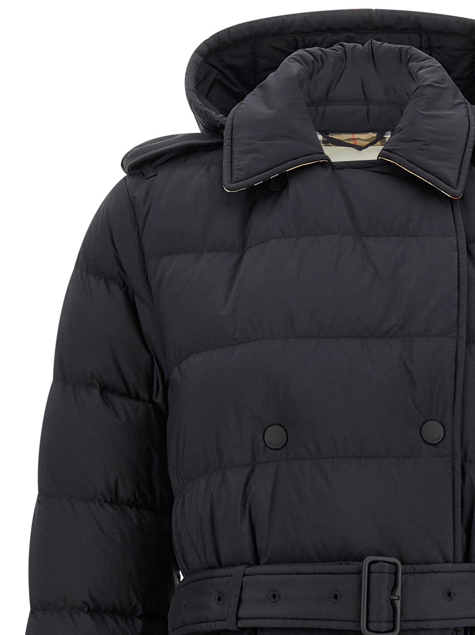 Manteau noir en polyamide de la marque Burberry, coupe élégante et moderne, présenté sur un fond neutre.