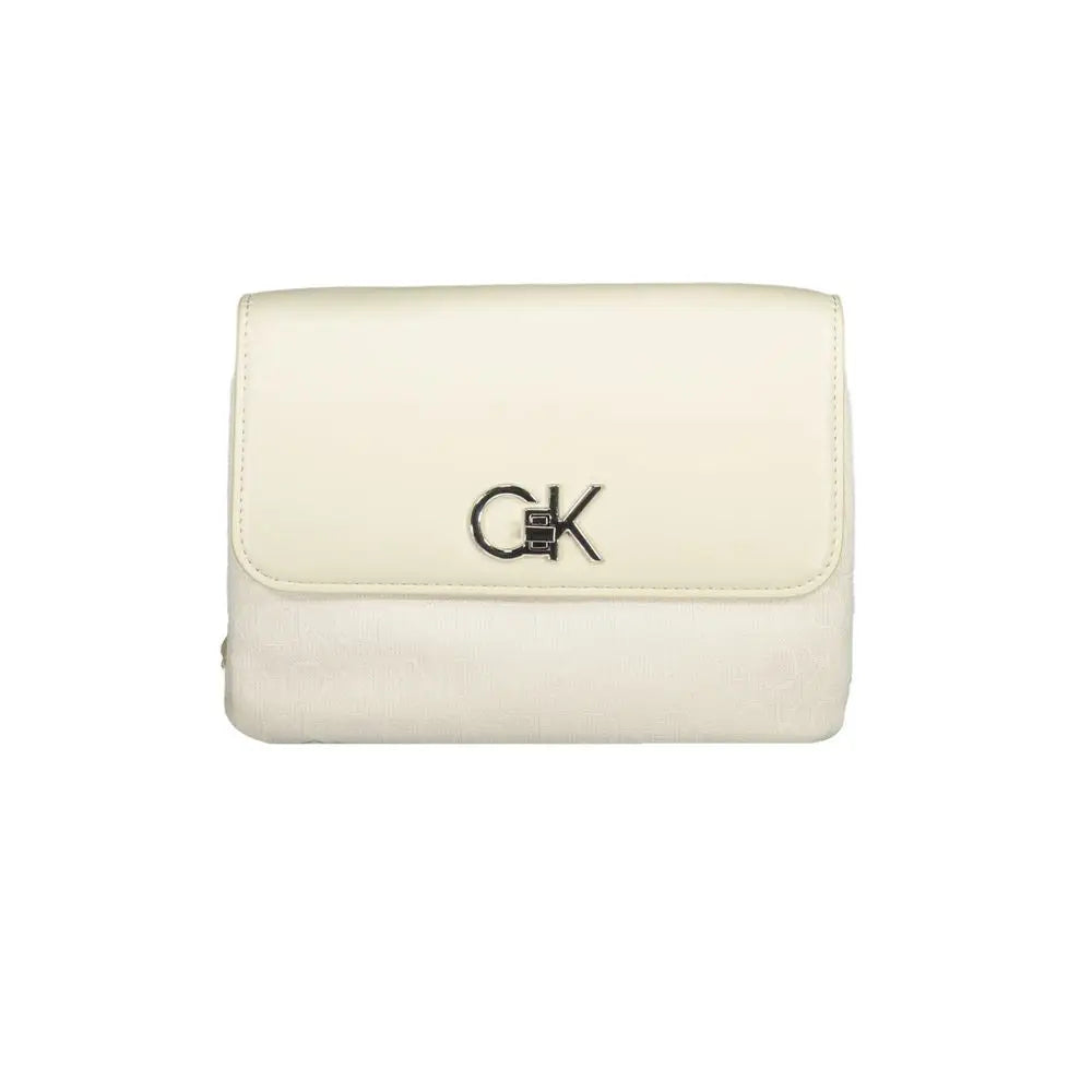 Sac bandoulière calvin klein beige crème en polyester avec design minimaliste et fermeture logo métallique