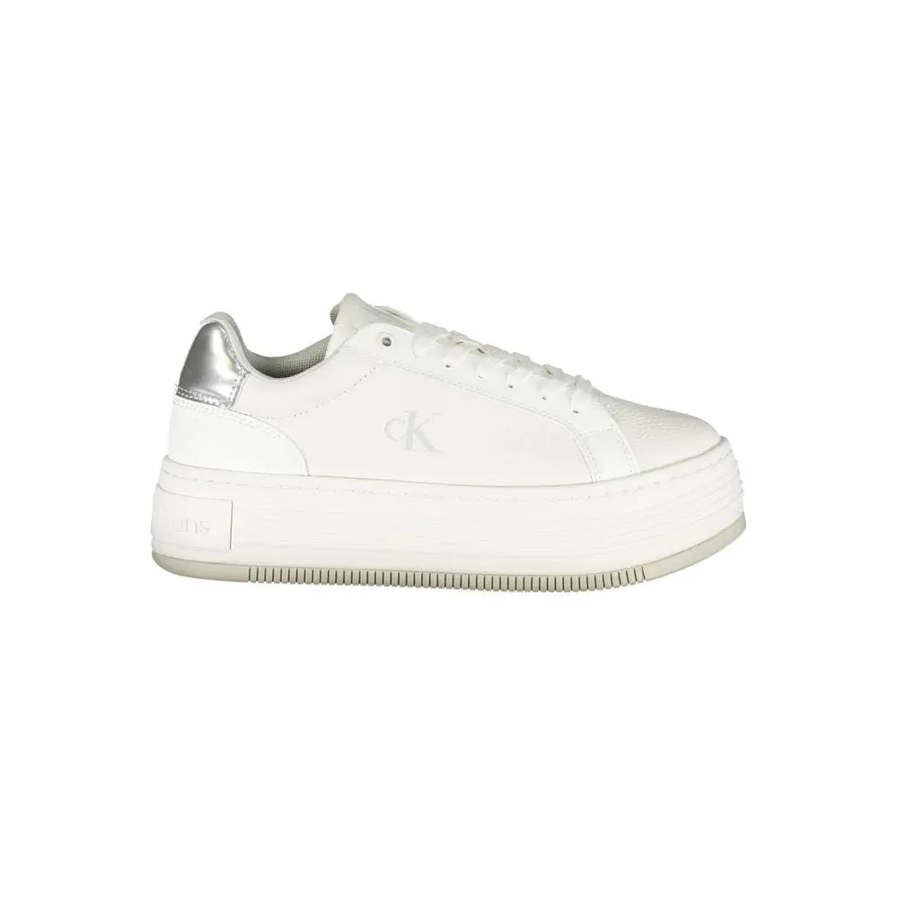Calvin klein bianco leather women sneaker en cuir blanc avec talon argenté métallique et logo ck discret sur le côté