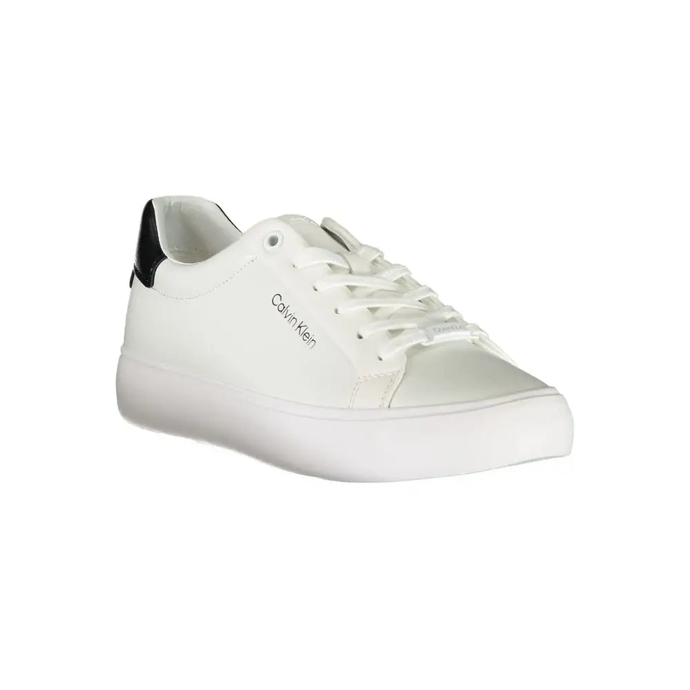 Sneaker femme calvin klein bianco en cuir blanc avec talon noir et marquage subtil