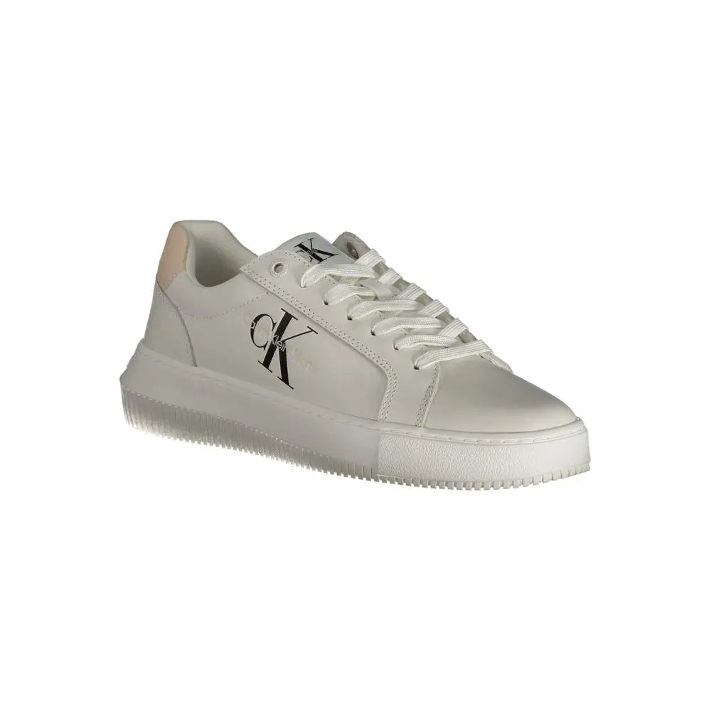 Sneaker femme calvin klein bianco en cuir blanc avec logo noir et semelle en caoutchouc texturée