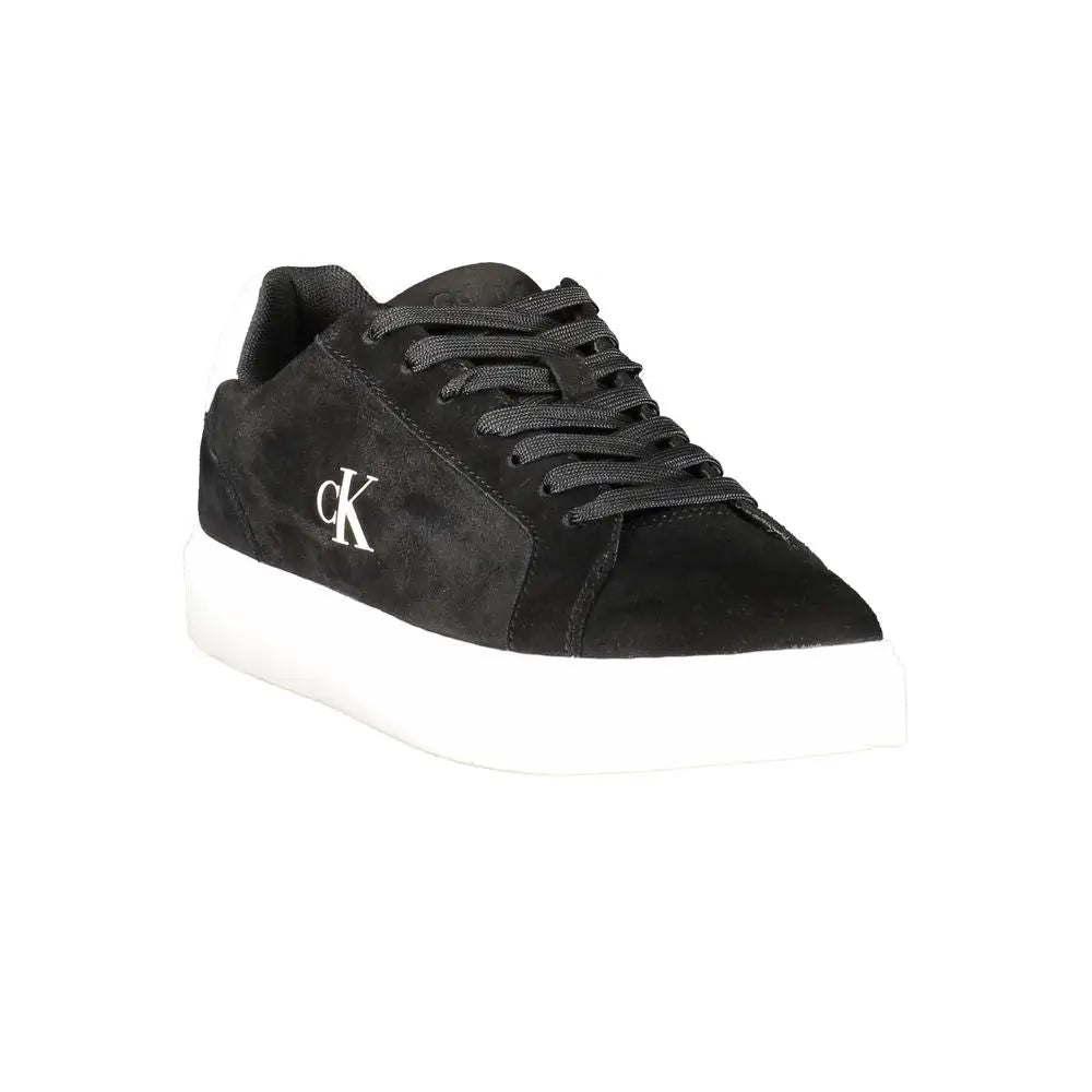 Calvin klein basket homme en cuir noir en daim avec semelle blanche et logo ck blanc contrastant sur le côté