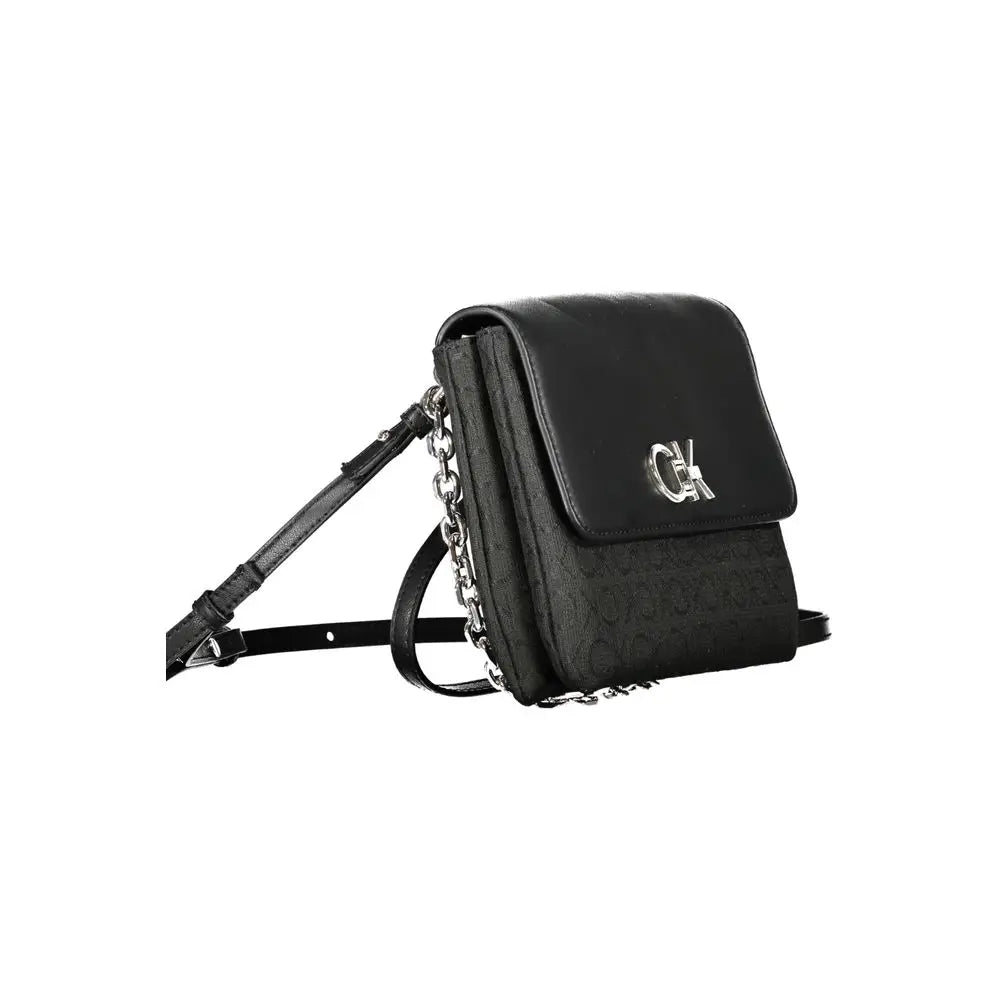 Sac bandoulière noir calvin klein en polyester pour femme avec logo embossé sur rabat et chaîne avec lanière cuir