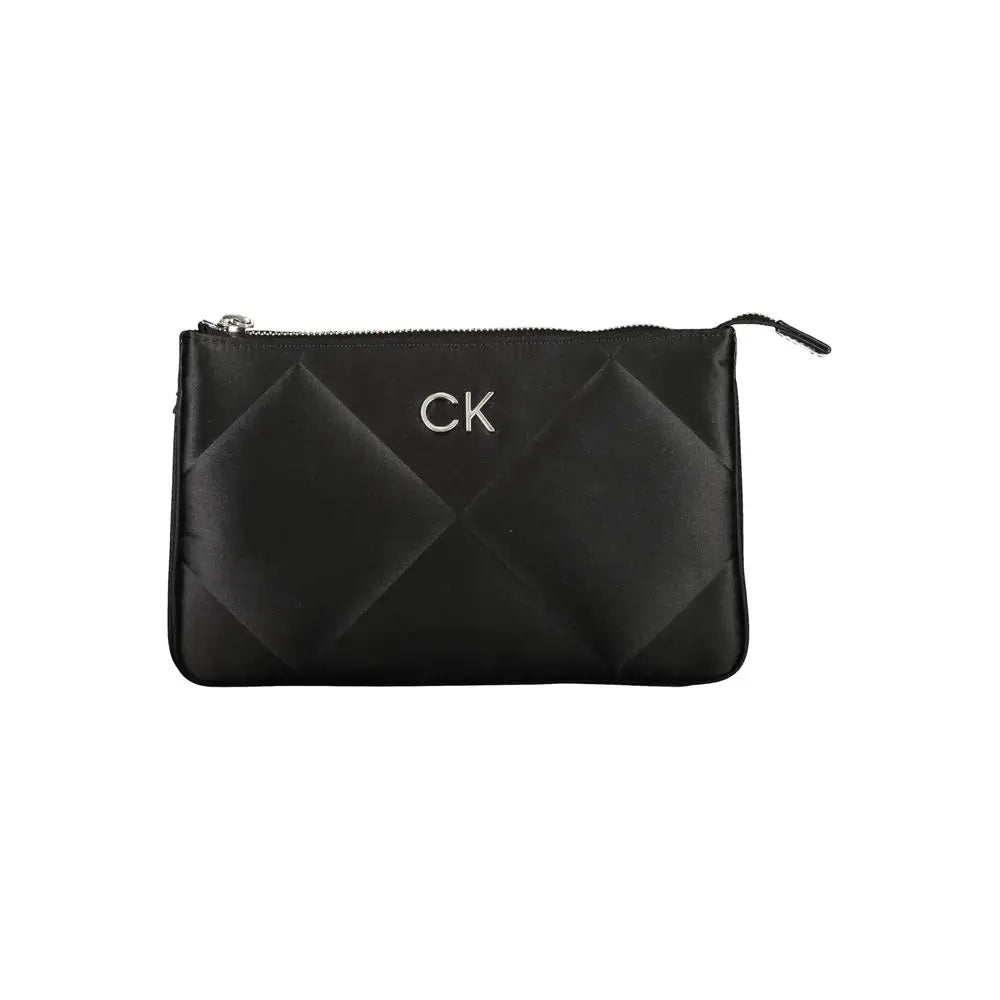 Sac besace pour femme calvin klein en polyester noir avec pochette matelassée et logo ck argenté fermeture éclair
