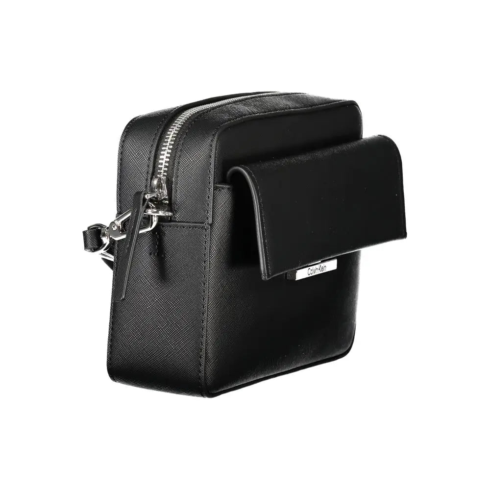 Calvin Klein sac bandoulière pour femme en polyuréthane noir avec cuir texturé et fermeture éclair argentée