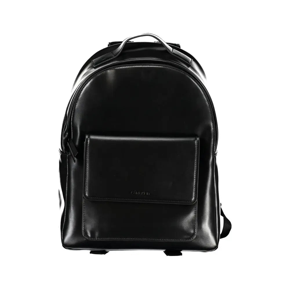 Calvin klein élégant sac à dos urbain noir en cuir avec finition brillante et compartiment pour ordinateur portable