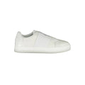 Sneakers pour femmes Calvin Klein en cuir blanc, look décontracté et moderne, avec semelle blanche et design épuré.