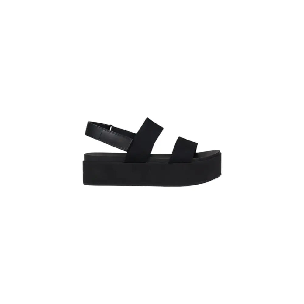 Calvin klein jeans sandales plateformes noires en coton bio avec trois brides élastiques et semelle épaisse coussinée